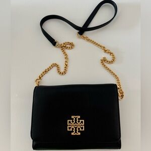 Elegant Black Tory Burch Crossbody Bag with Gold Accents